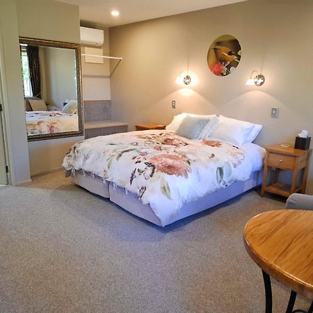 Blue Ridge Studios And Bed & Breakfast Te Anau Extérieur photo