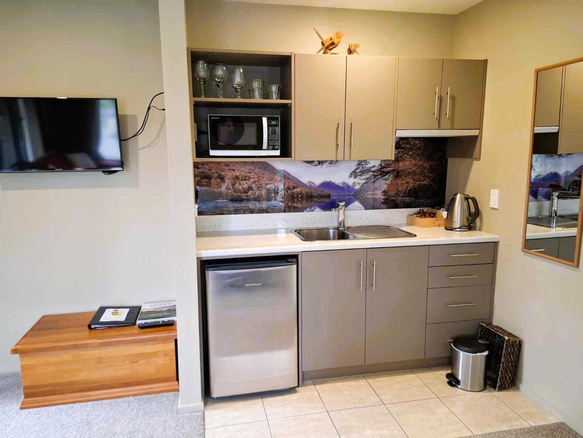 Blue Ridge Studios And Bed & Breakfast Te Anau Extérieur photo